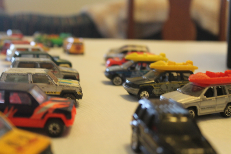 Illustration for article titled Enormous Die-cast Collection - Box 2 - Jeep Land